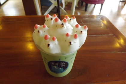 アイス抹茶ラテ（熊のオプション付き）